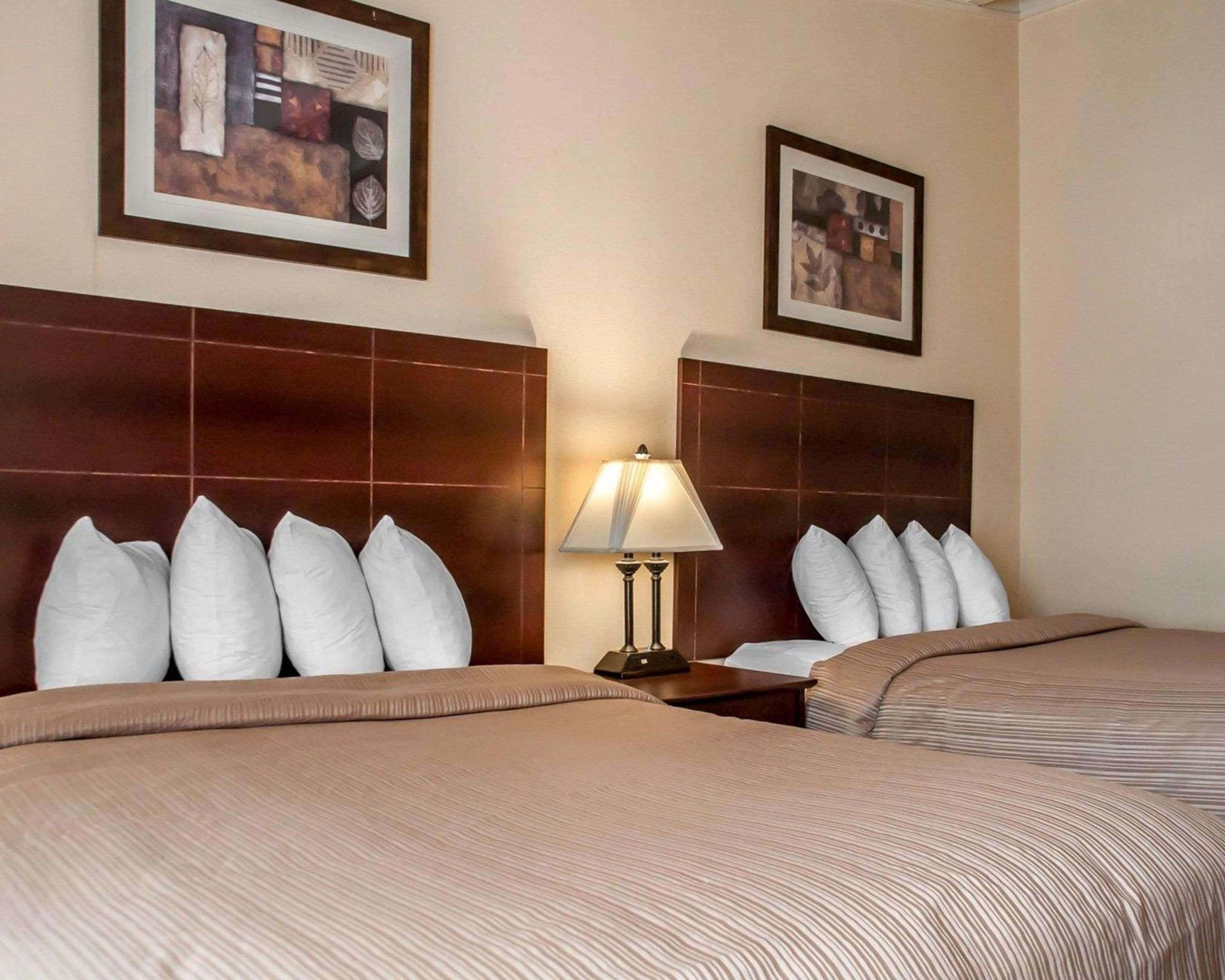 Quality Inn Airport Cheektowaga Exteriör bild