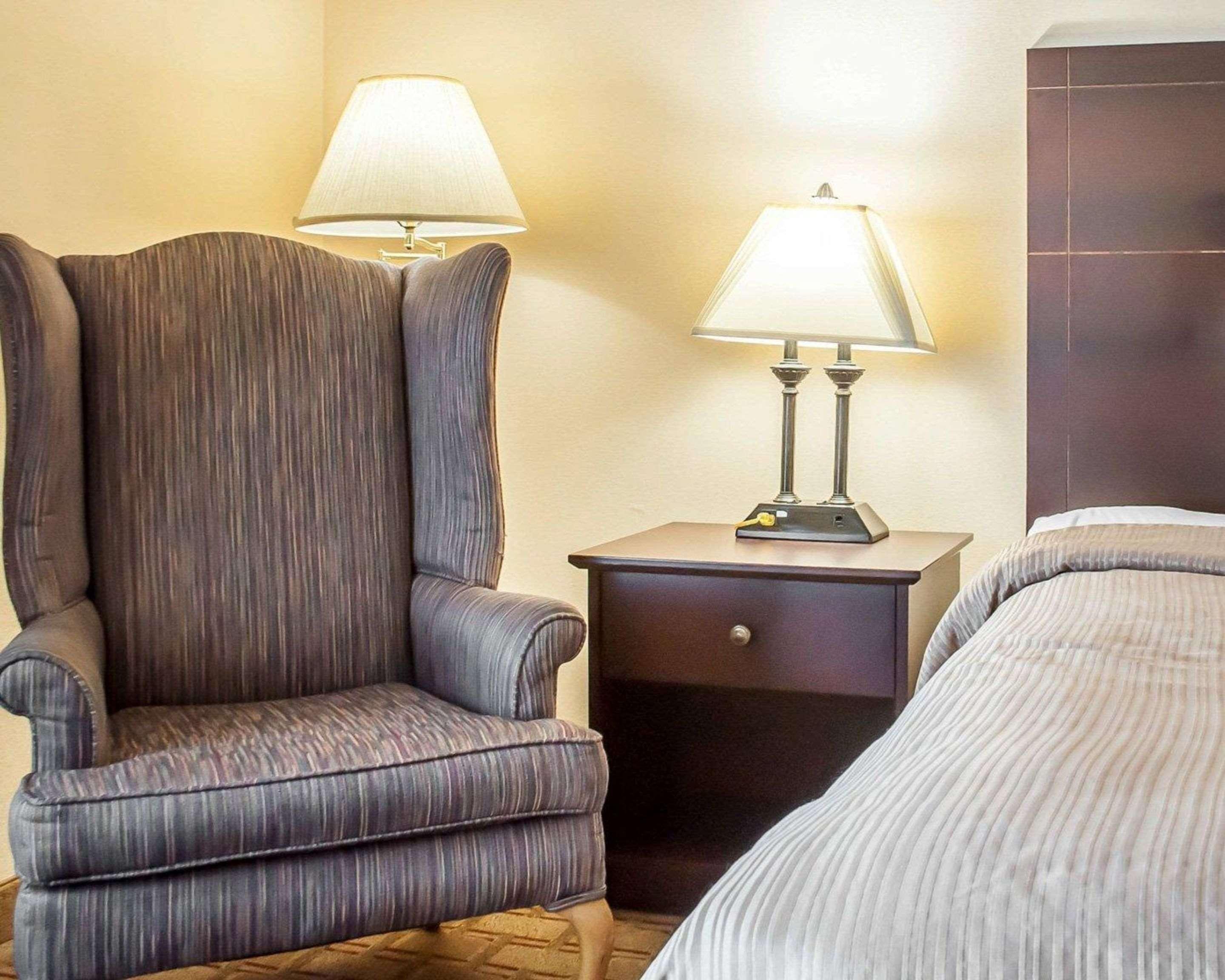 Quality Inn Airport Cheektowaga Exteriör bild