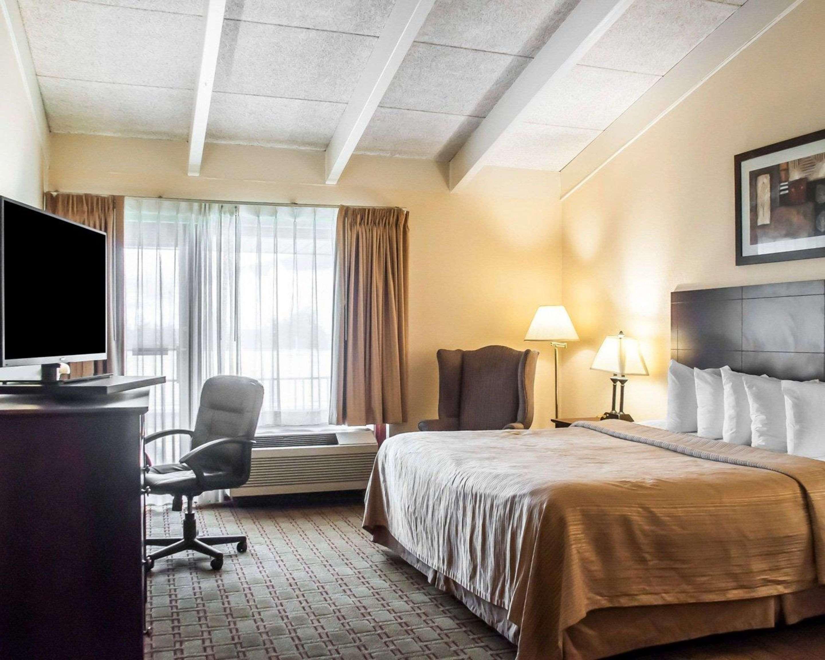 Quality Inn Airport Cheektowaga Exteriör bild