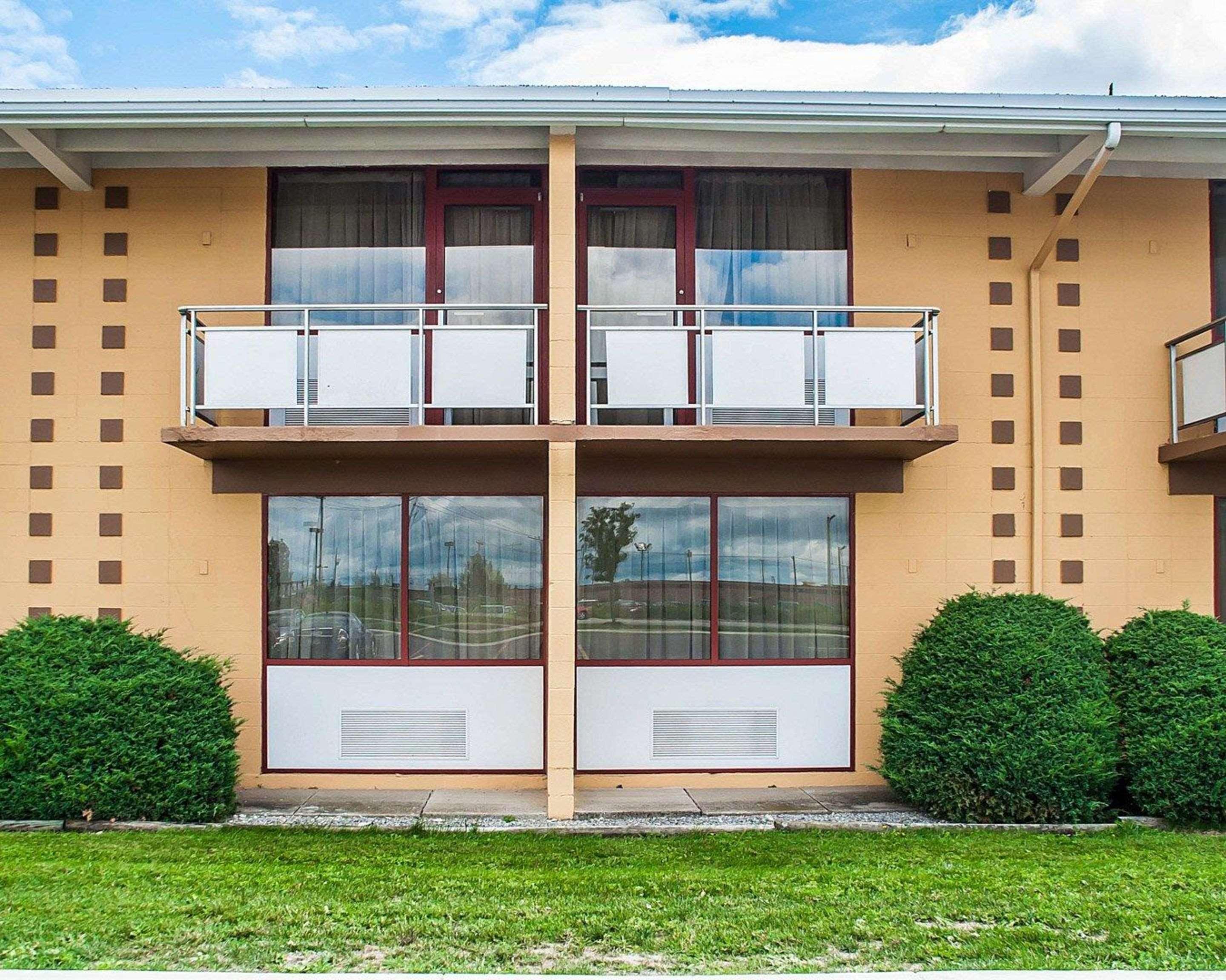 Quality Inn Airport Cheektowaga Exteriör bild