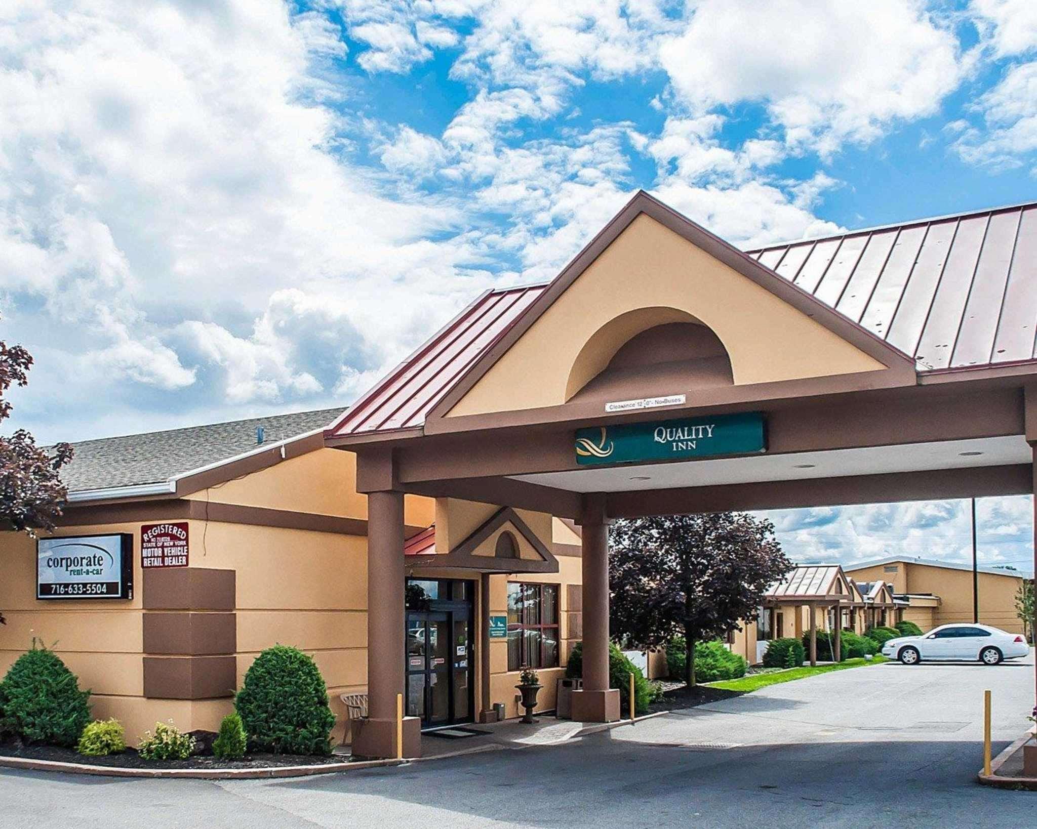 Quality Inn Airport Cheektowaga Exteriör bild