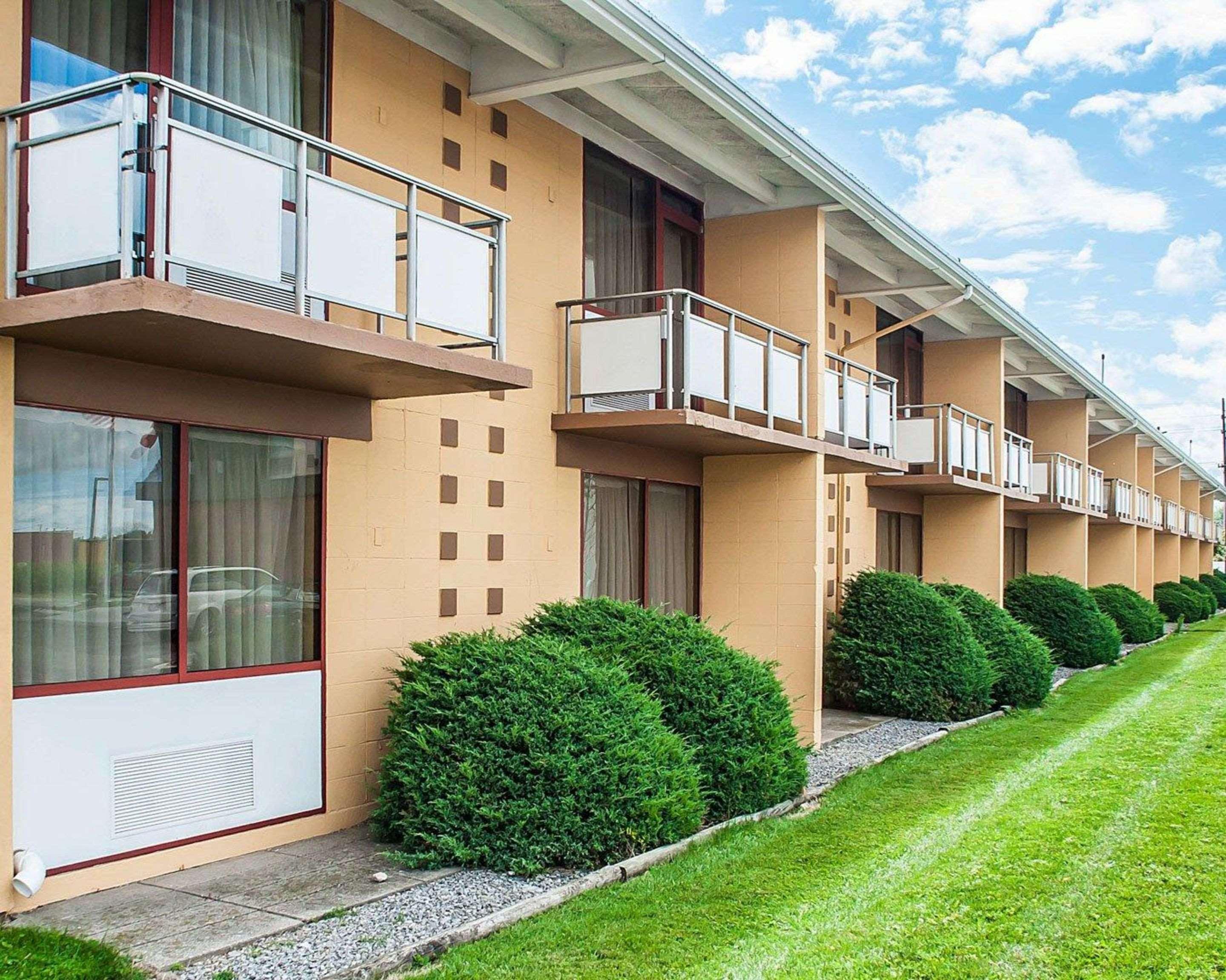 Quality Inn Airport Cheektowaga Exteriör bild
