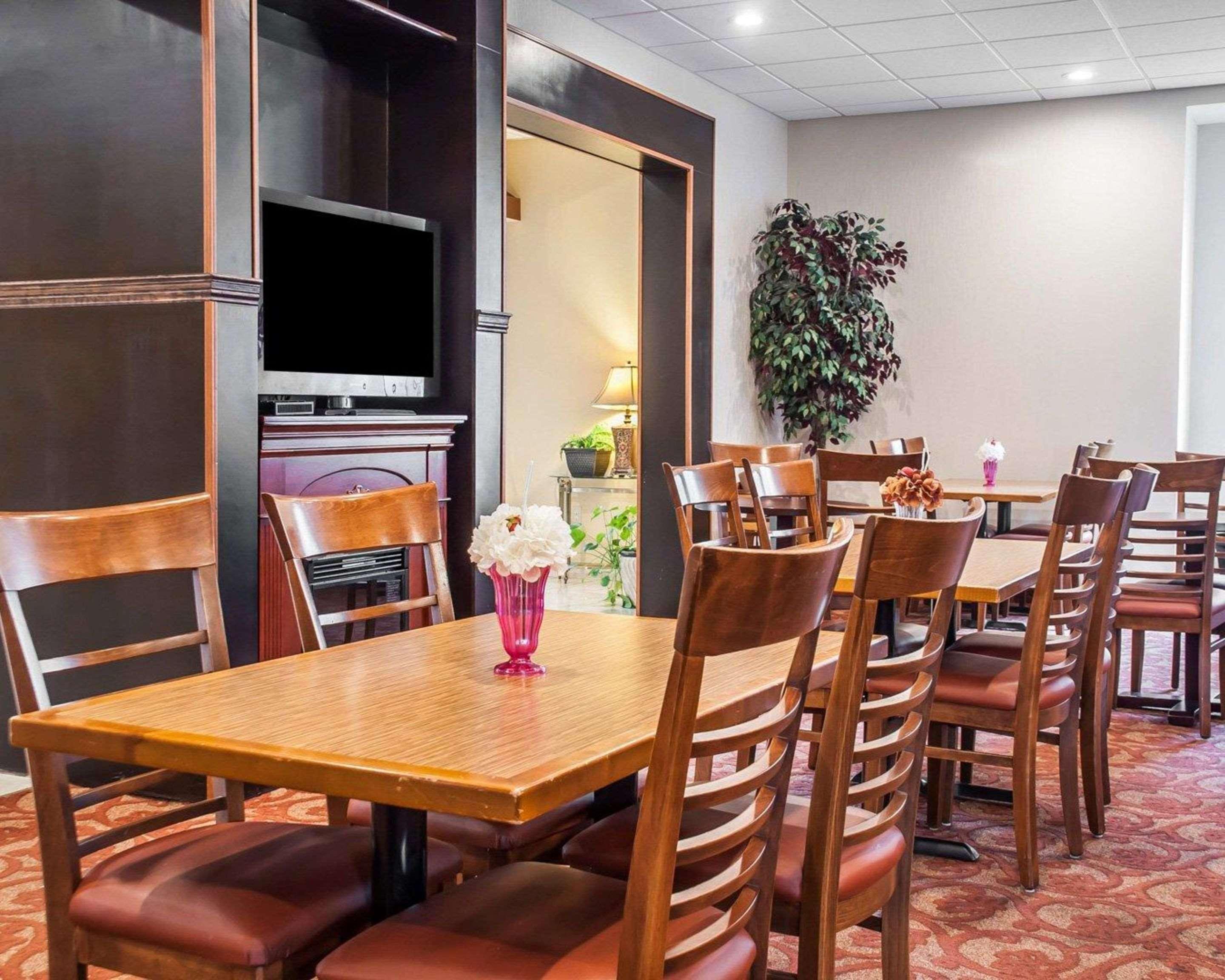 Quality Inn Airport Cheektowaga Exteriör bild