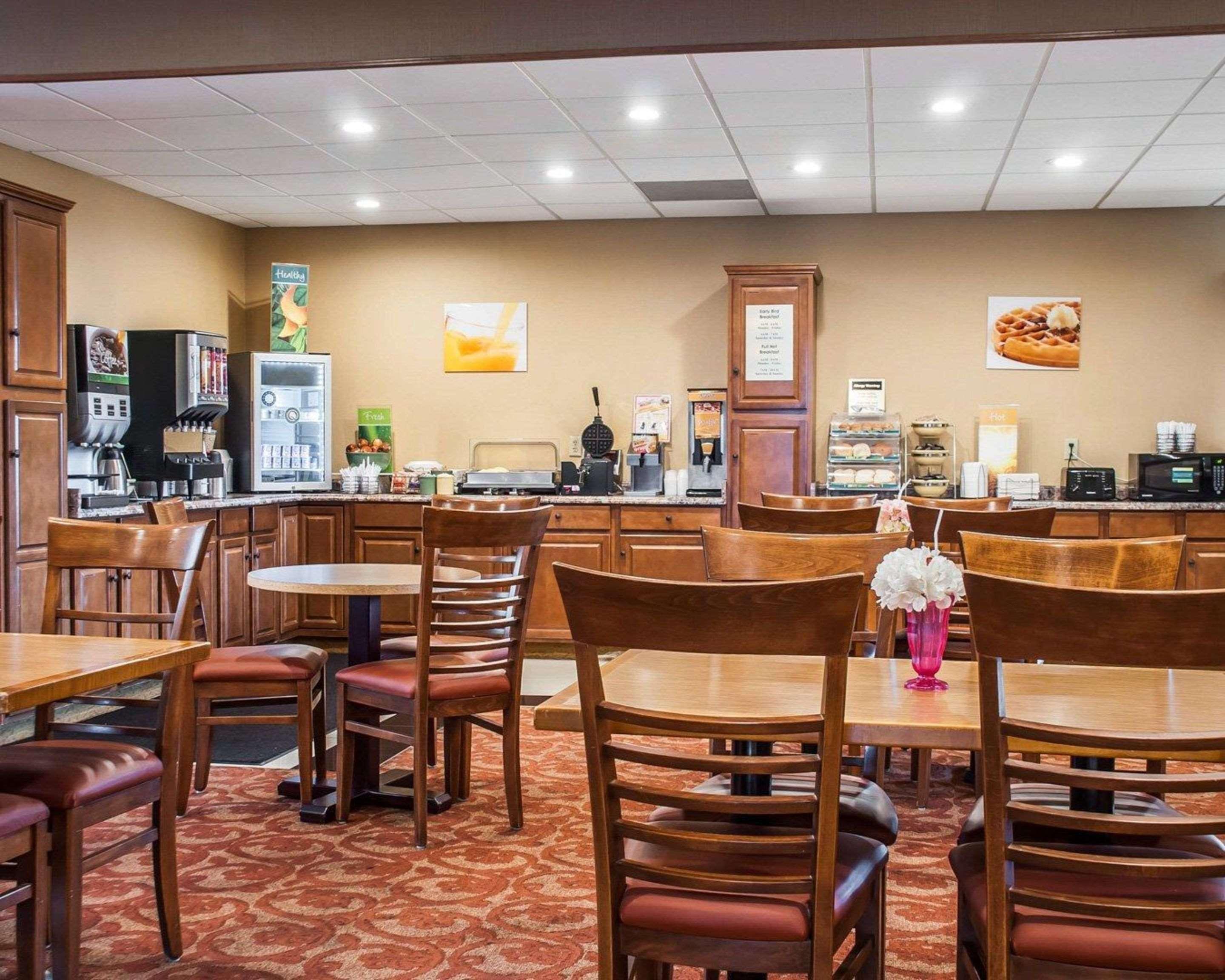 Quality Inn Airport Cheektowaga Exteriör bild
