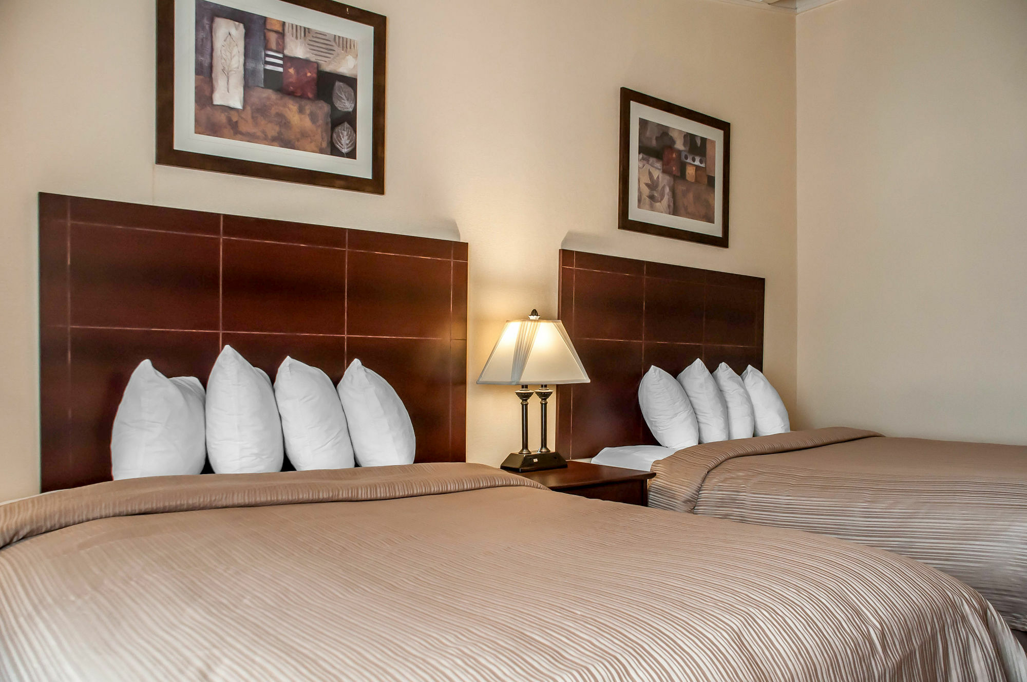 Quality Inn Airport Cheektowaga Exteriör bild