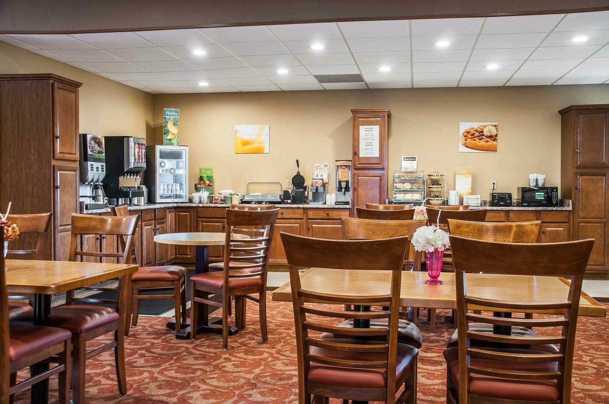 Quality Inn Airport Cheektowaga Exteriör bild